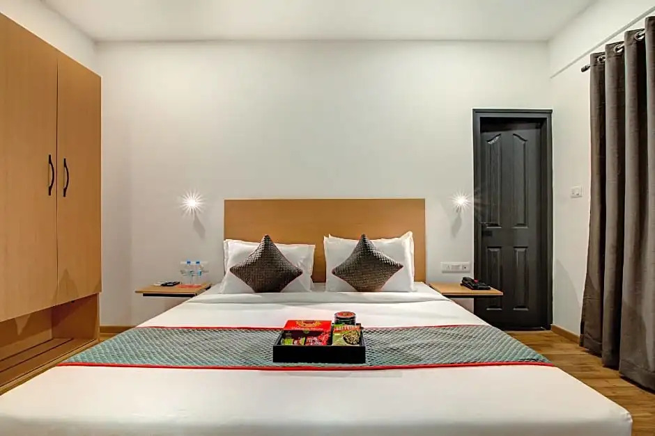 OYO Townhouse 74778 Greater Noida
