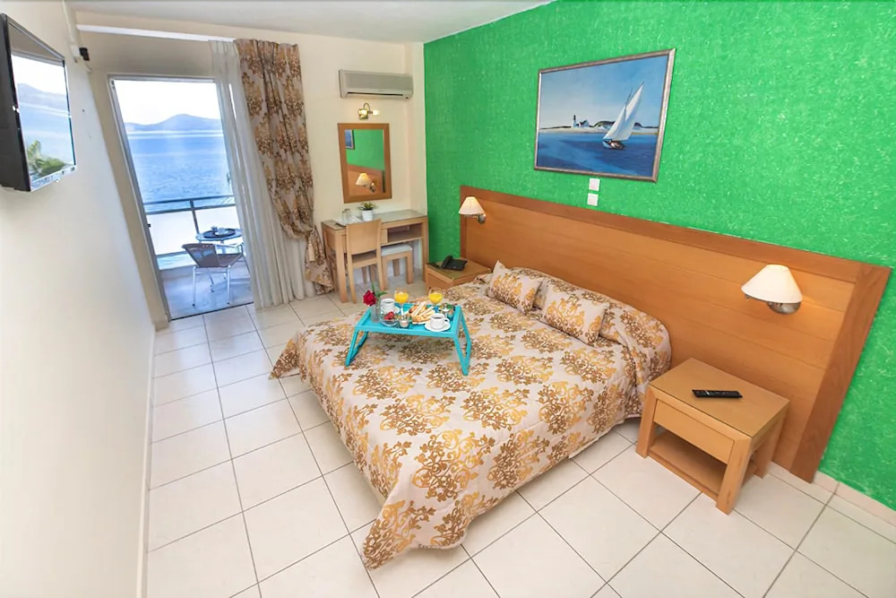 Avra Hotel