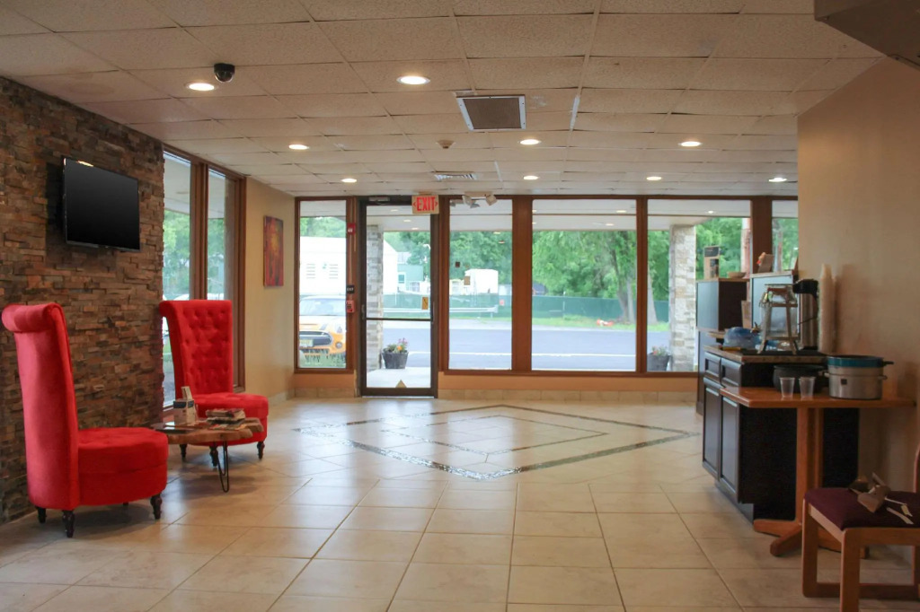 Fairmount Inn & Suites - Stroudsburg, Poconos