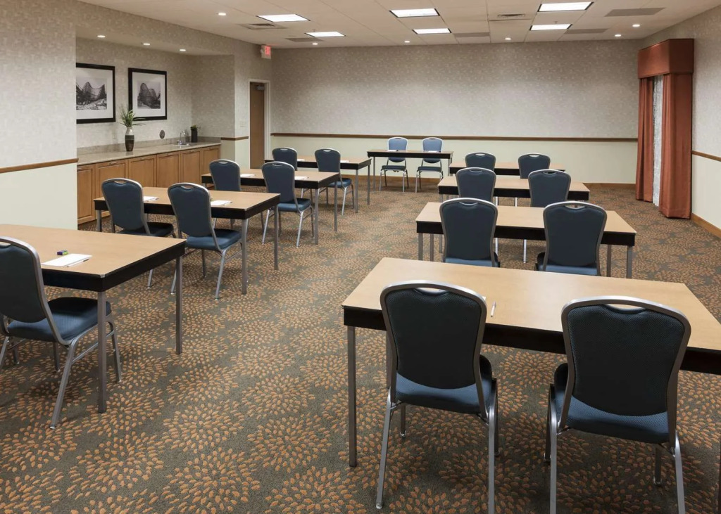 Hampton Inn & Suites St. Louis at Forest Park