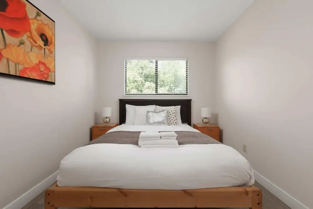Huge 4 Bedroom Upper Suite