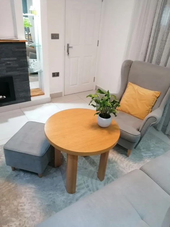 Lovely 2-bed Apartment in Coventry