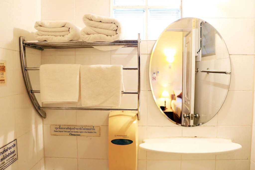 Charcoa House & Cozy Hotel