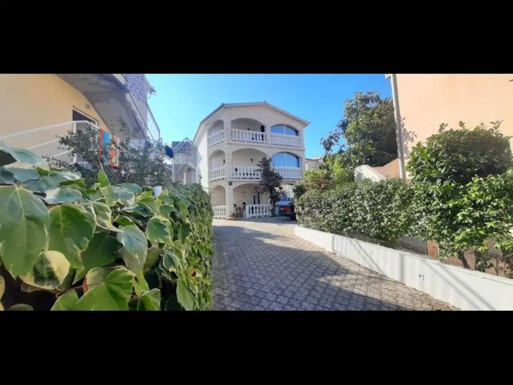 Apartment 5, First Floor