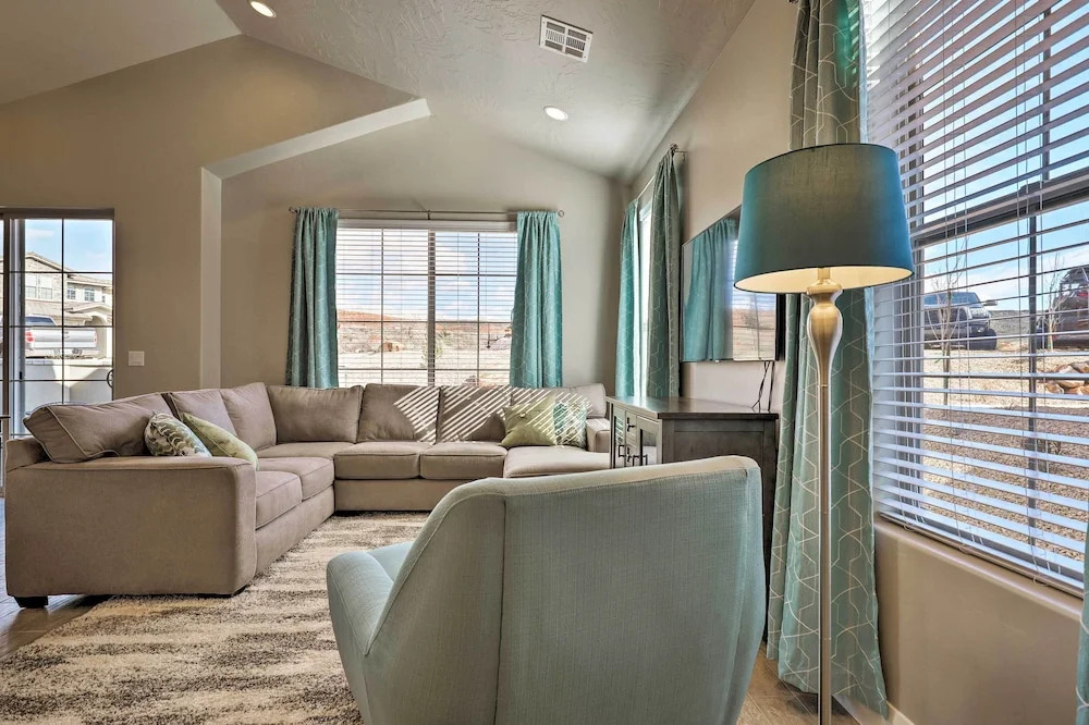 Utah Home w/ Pool Access: Near St George & Zion!