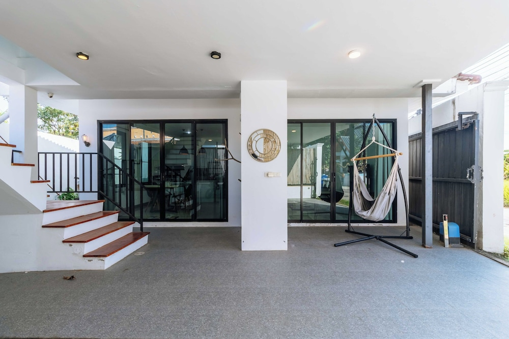 3BR Pool Villa Near Boat Avenue V303