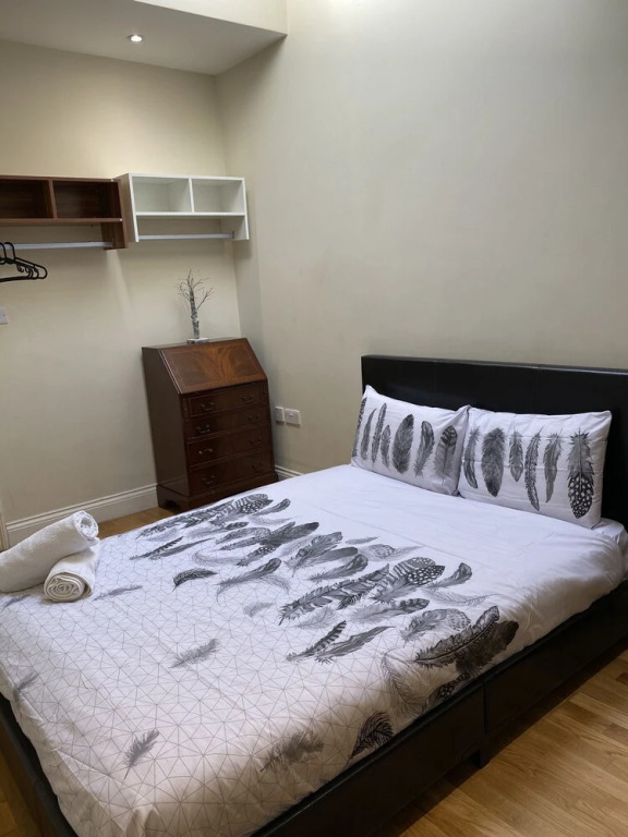 Remarkable 3-bed Apartment in London