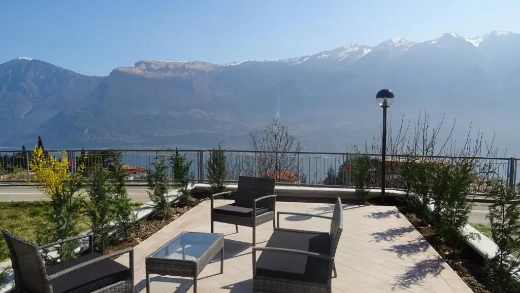 La Quiete 27 Lake view by Gardadomusmea