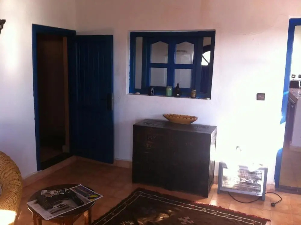 Room-room in Villa L'air De La Mer No096