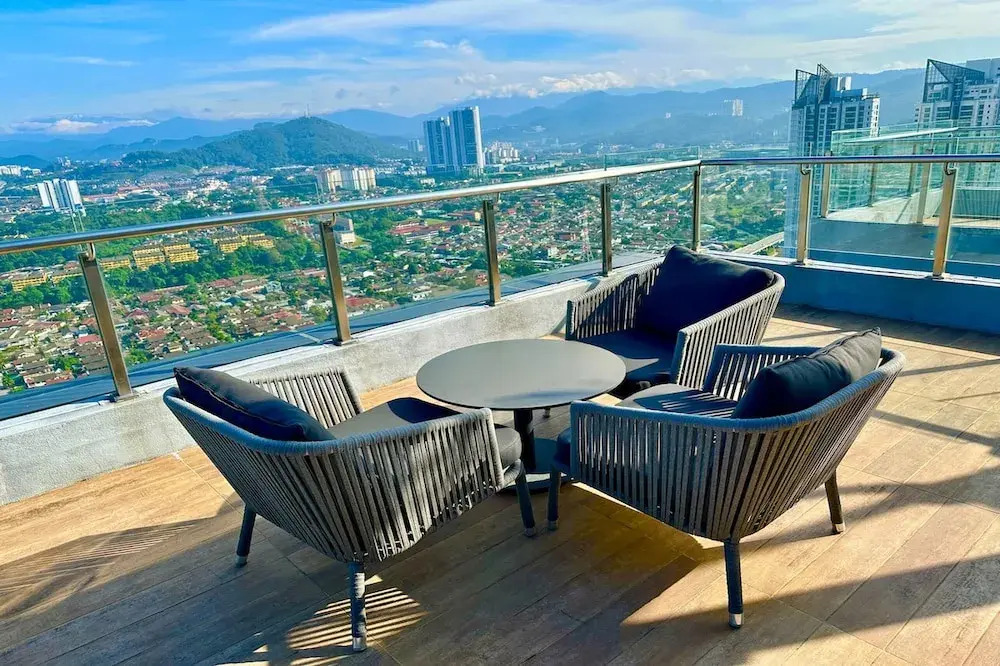 Neu Suites Horizon View Apartments