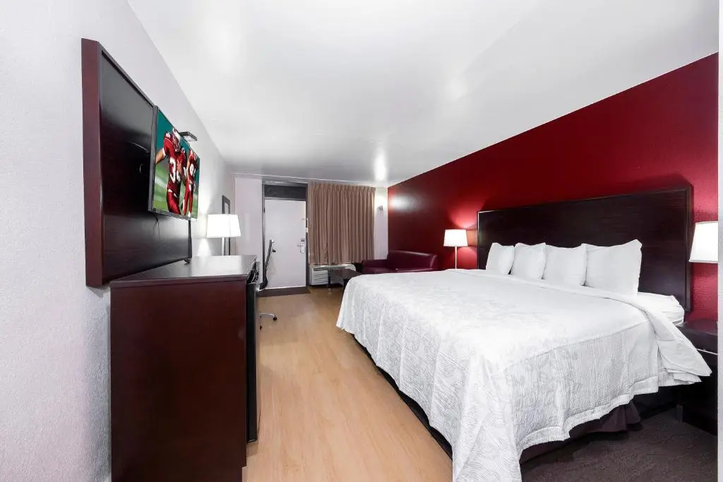 Red Roof Inn PLUS+ Huntsville   Madison