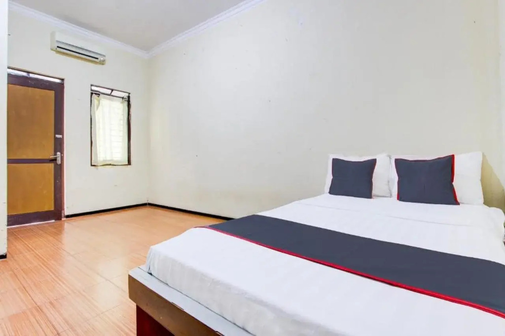 Hotel O Ump Near Rs Margono