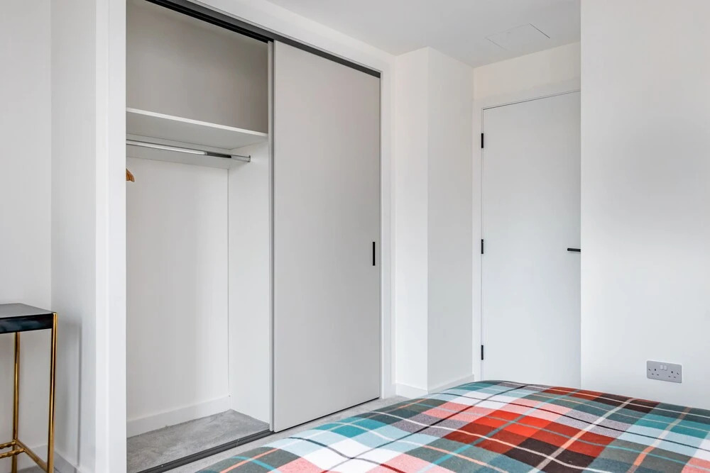 amazing apartments - Great Junction St - by Water of Leith
