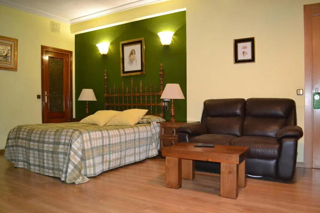 Hostal Aribel Longinos