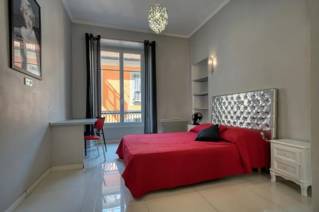 Lusso 5 beds Central Apartment