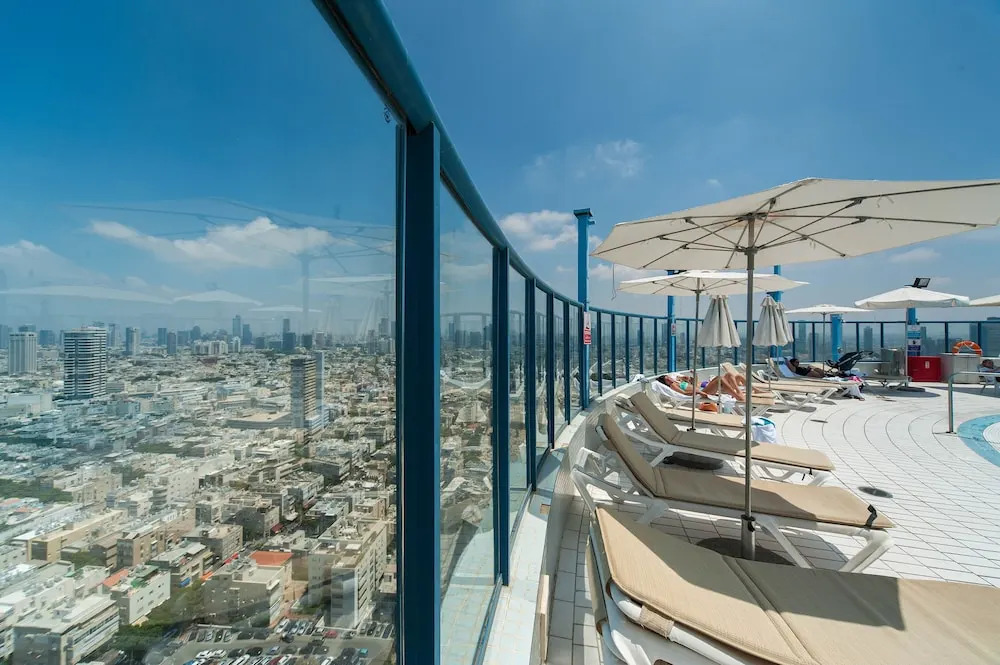 Luxurious 2BR w/ Panoramic Sea View by Sea N' Rent