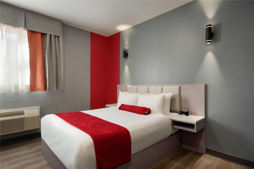 Ramada by Wyndham West Edmonton Hotel & Suites