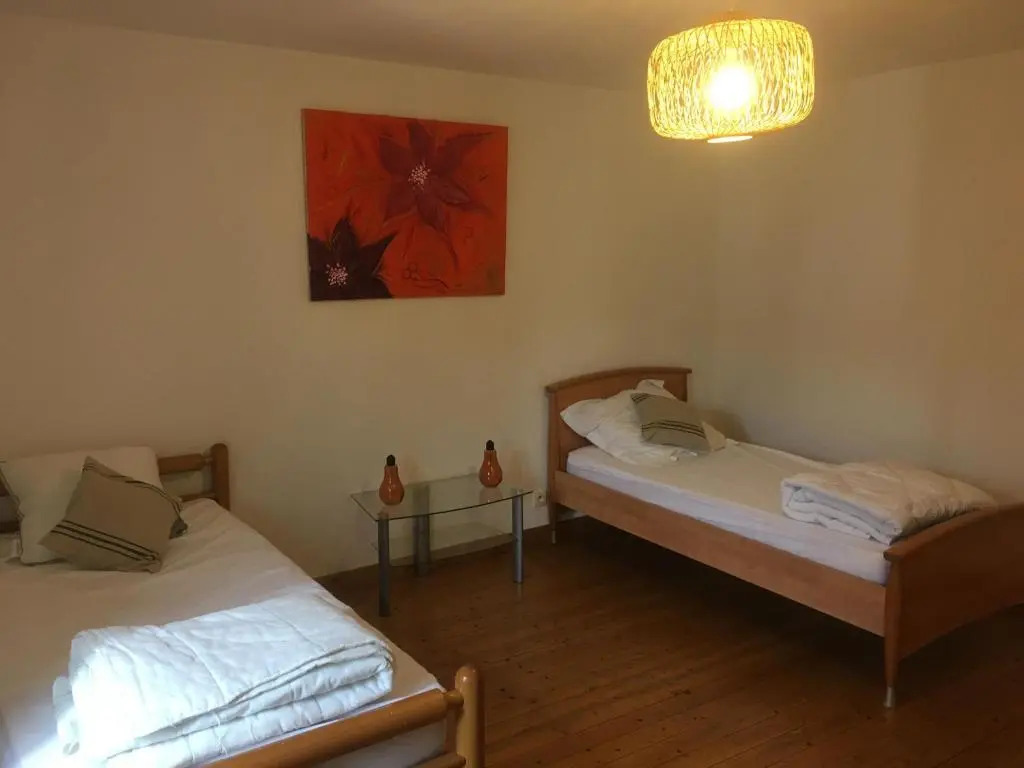 Maison calme avec 3 chambres, proche centre-ville Lunéville & gare, accès facile à Nancy - FR-1-584-106