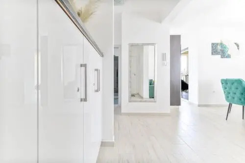 Apartment Silver