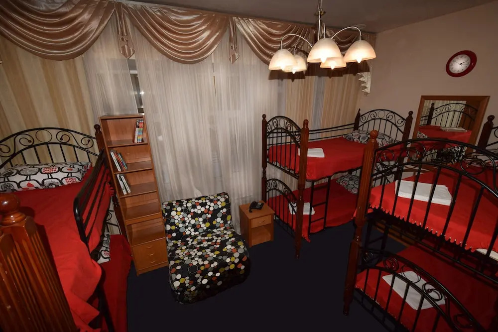 ArtBaza Hotel