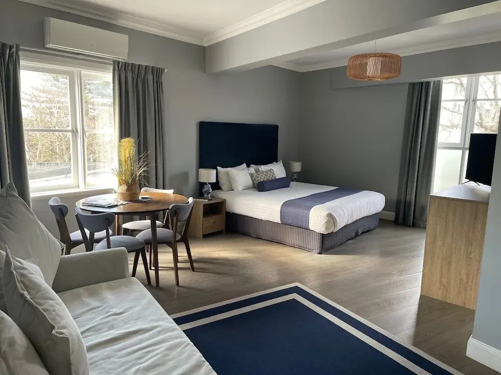 Seabreeze Hotel