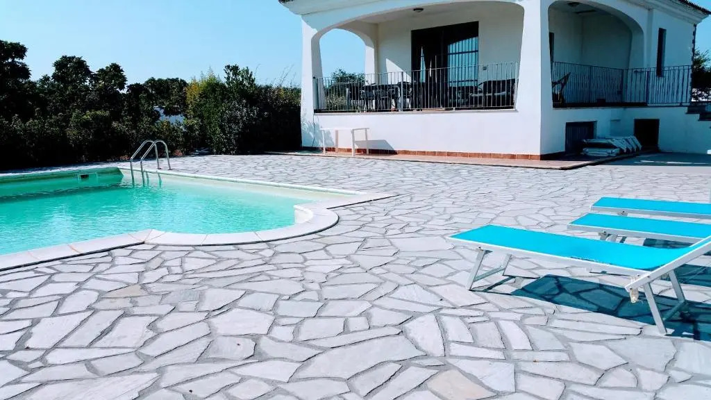 VILLA RAFAEL CON Piscina, IUN P4098
