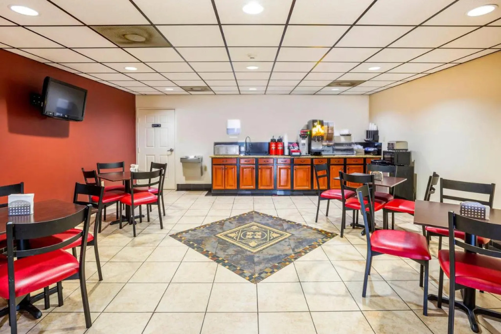 Econo Lodge  Inn & Suites Port Allen