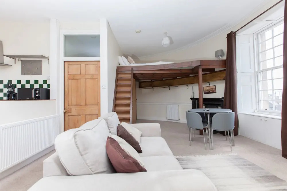 Unique Studio Apartment With Roof Terrace