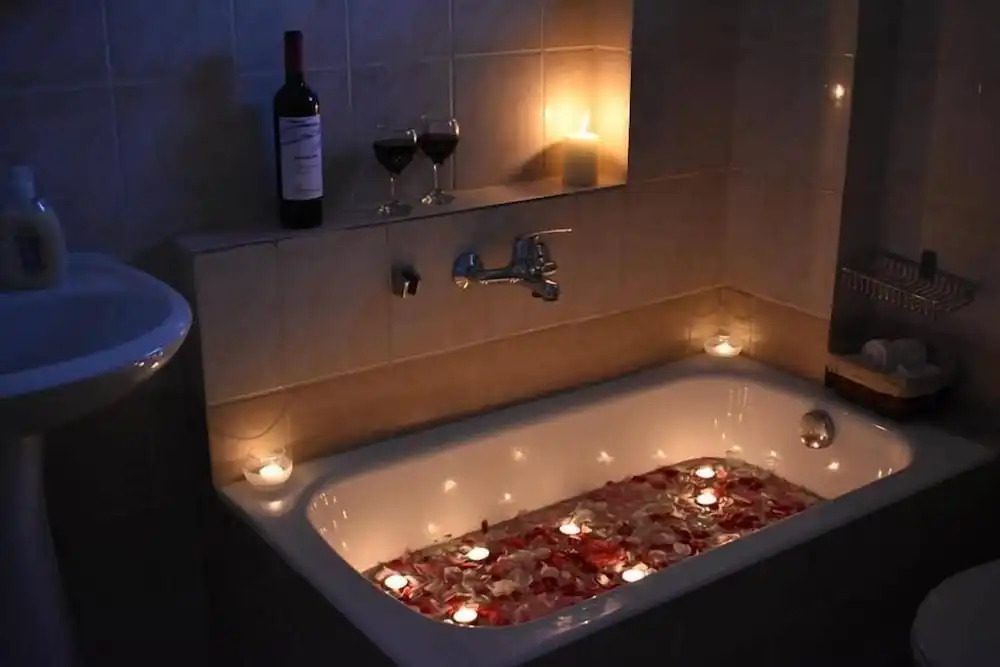 Leonidas Rooms