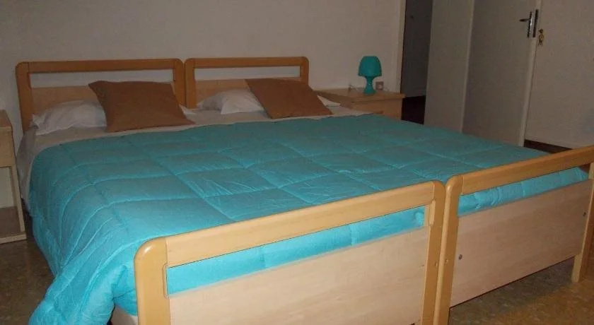 Travellers Lodge Bed & Rooms
