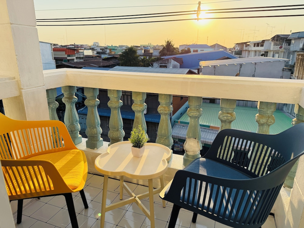 Hee Pee hostel Buriram