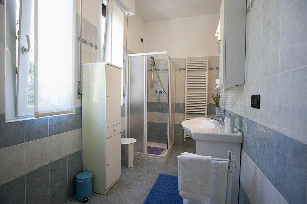 Villa Mimosa Near Desenzano Old Town Apt 1 Parking, AC, WiFi - Happy Rentals