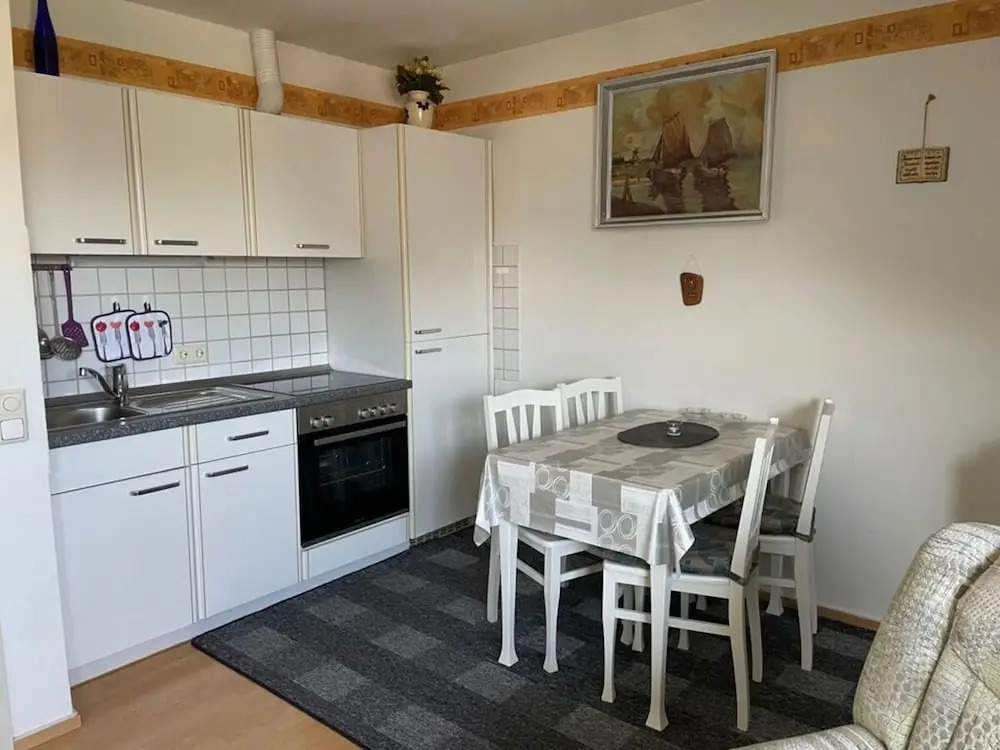 Attractive Apartment Near Town Center