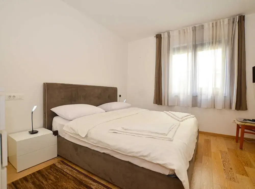 Family Friendly Spacious Apartment With Garden and Terrace