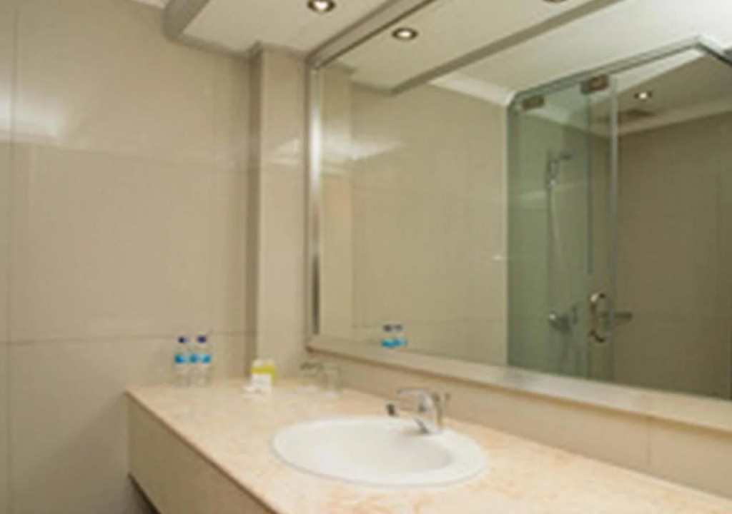Kuta One Party Hotel