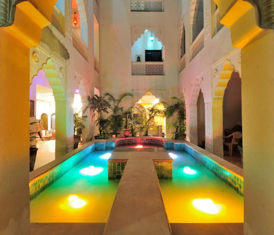 Jyoti Mahal A Royal Heritage Hotel - 5 Mins from New Delhi Railway station & 2Mins From Metro