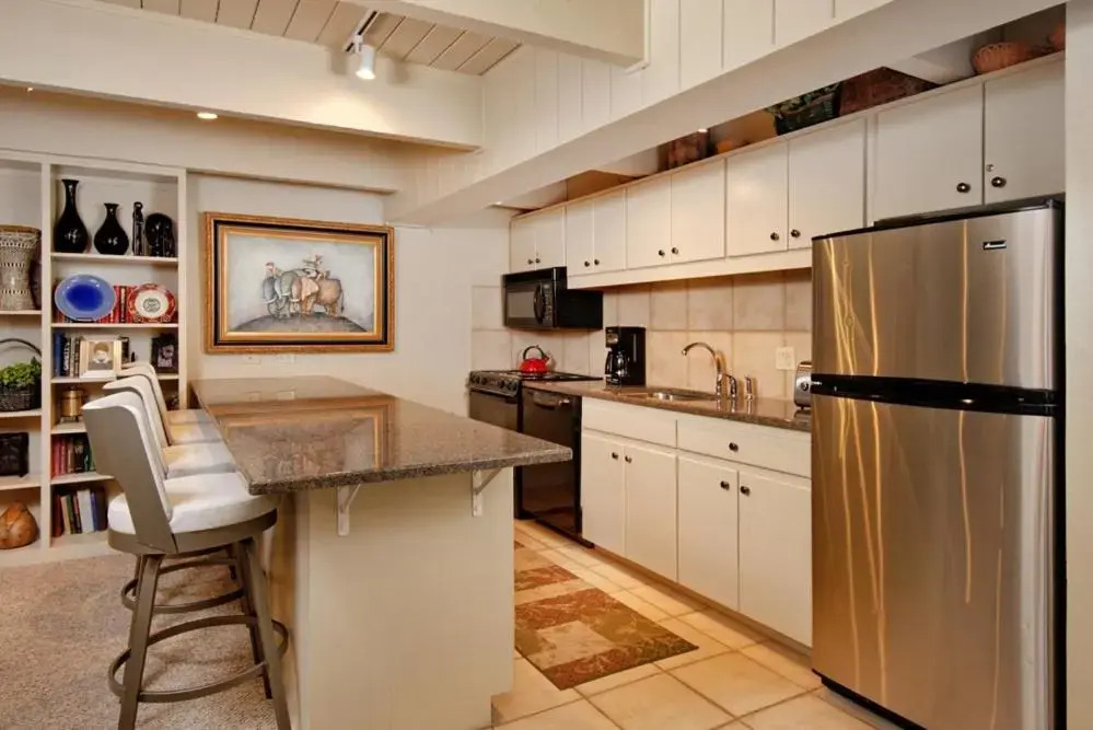 Chateau Dumont Unit 11