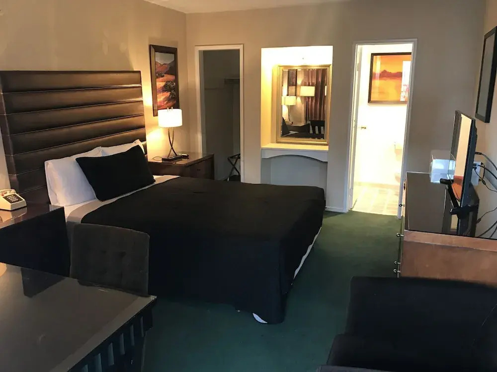 Discovery Inn