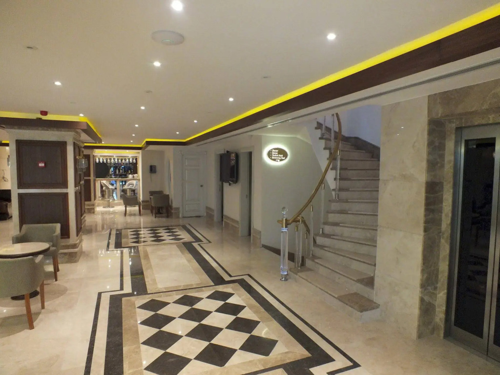Grand Asiyan Hotel