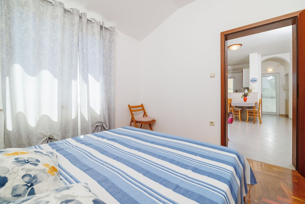 Apartments Villa Mala