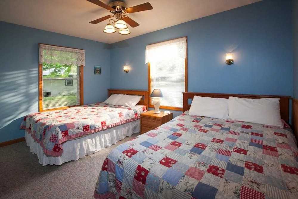 Goshorn Lake Cottages