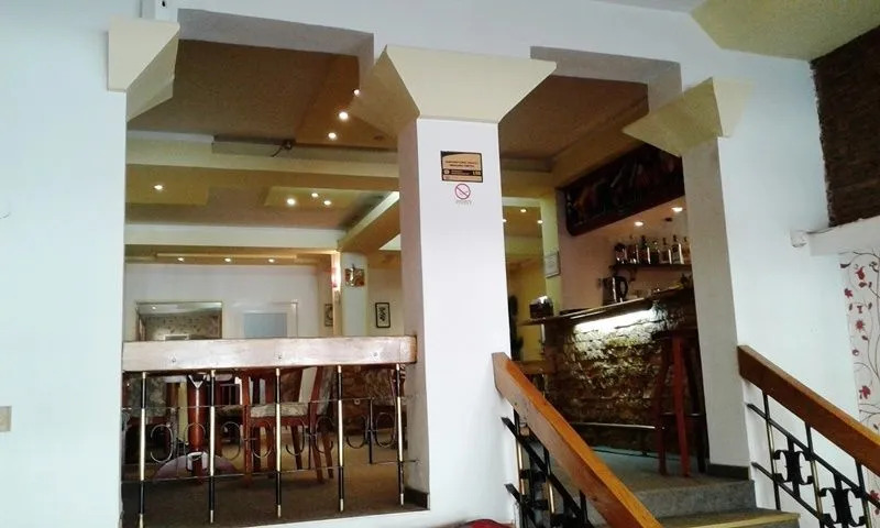 Ani Hotel
