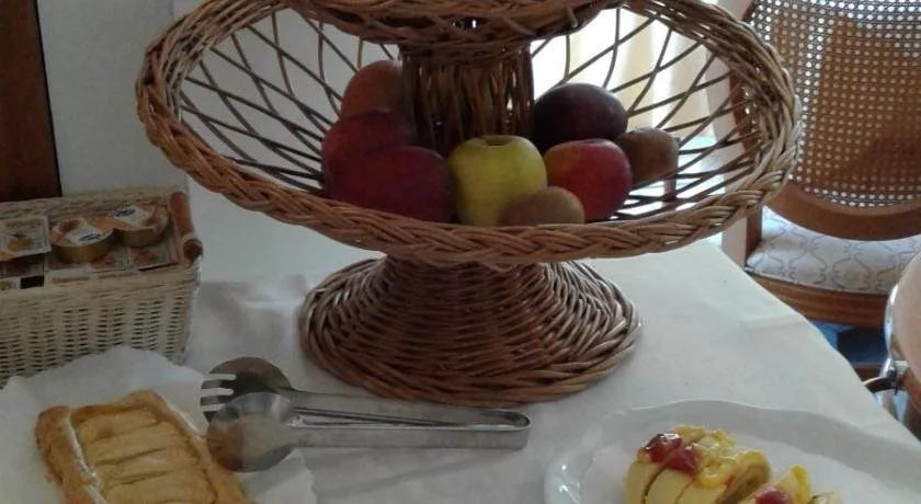 Hotel Trevi Riccione, in centro sul mare con cucina