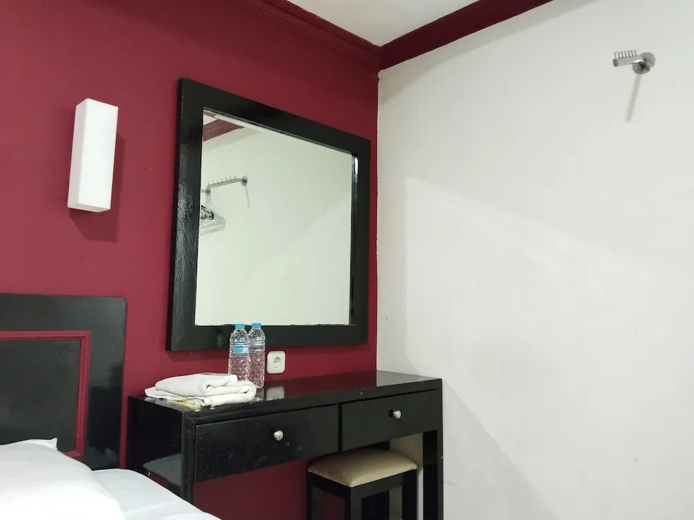 Metro Hotel Bekasi powered by Cocotel