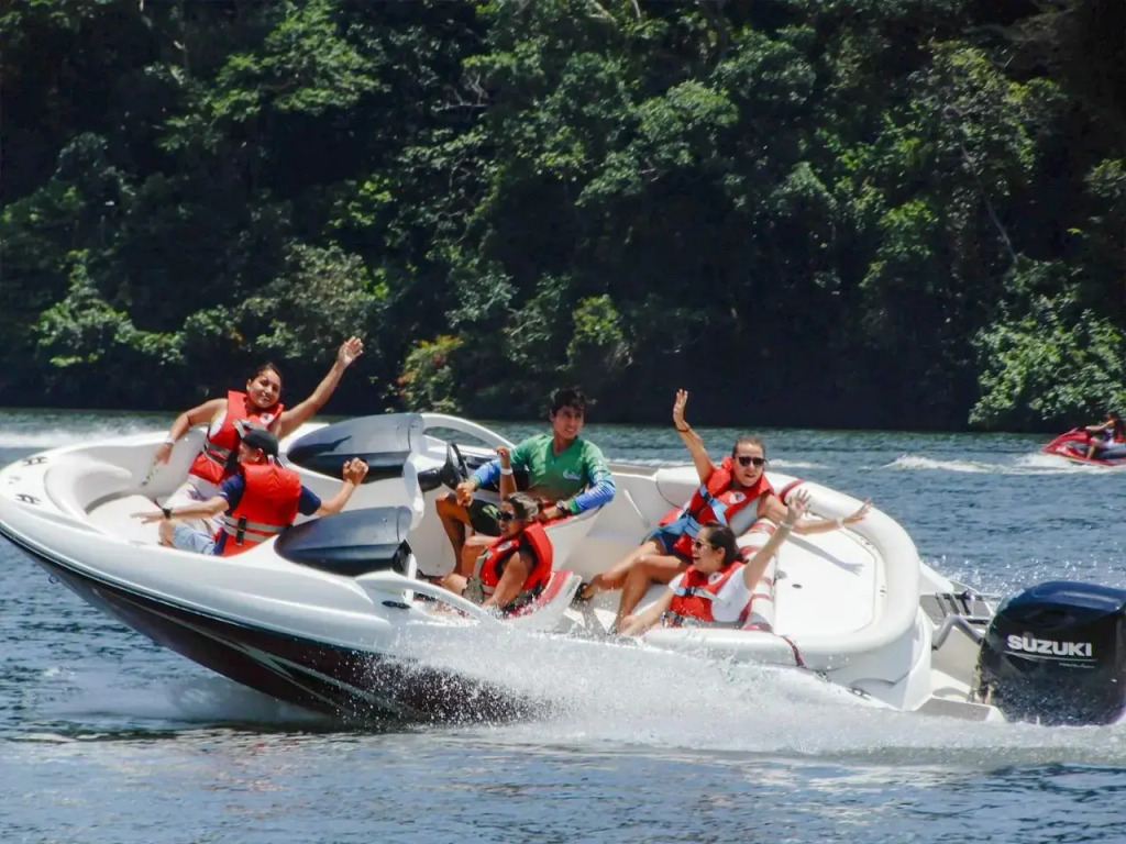 Laguna Azul Hotel & Suites