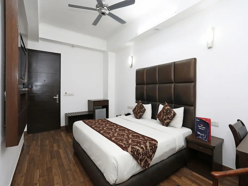 Fabhotel Cameron