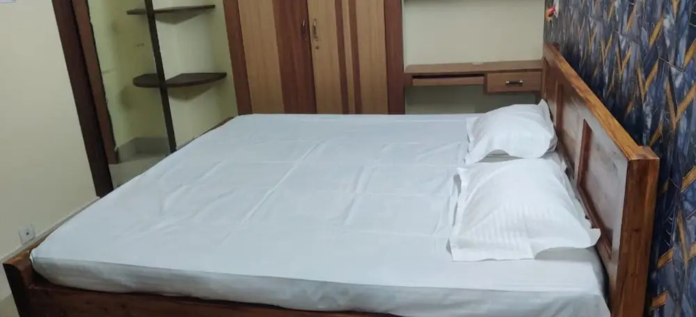 Goroomgo Senorita inn Puri