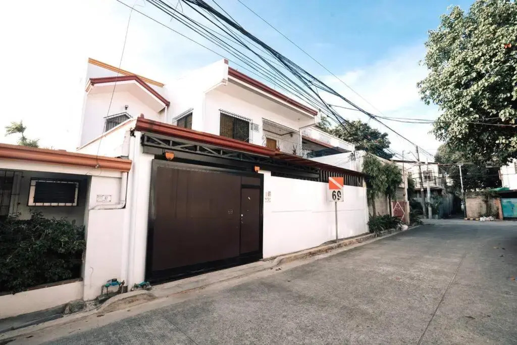 Project Rajah Crib with Diving Pool near Katipunan
