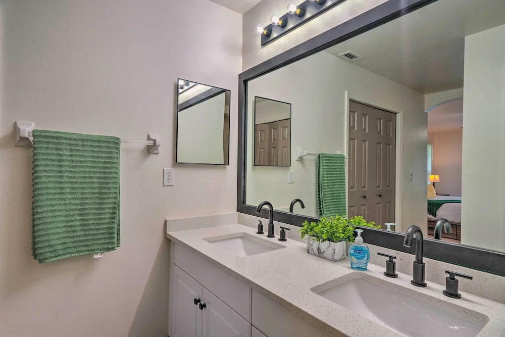 Private Pool: Beachy Cape Coral Getaway!