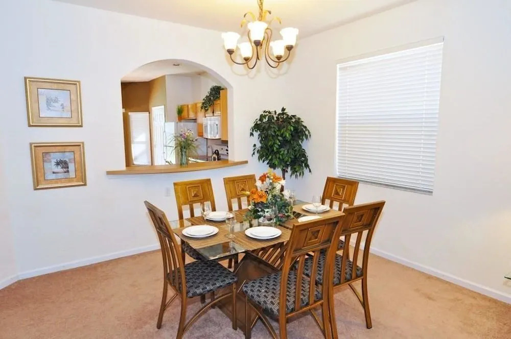 2653 The Windsor House 6 Bedroom by Florida Star